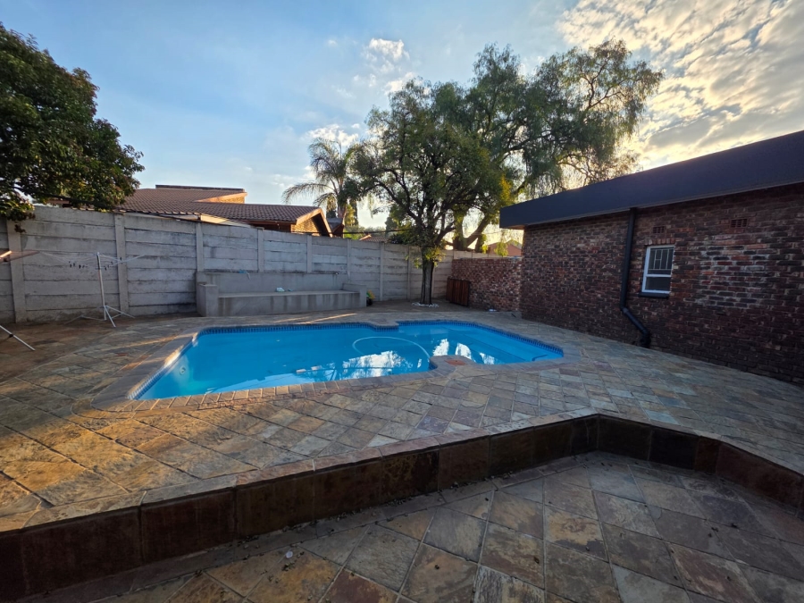 3 Bedroom Property for Sale in Vaalpark Free State